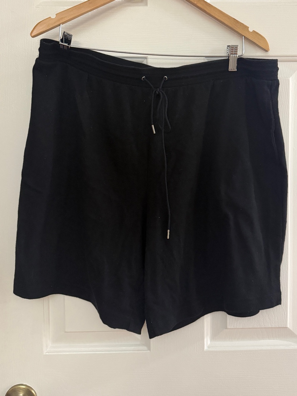Hasting & Smith Women’s Black Athletic Drawstring Shorts